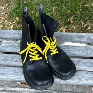 Dr. Martens Black Leather Boots Sz 6